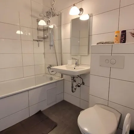 2-zimmer 4 Person, Balkon, Parkplatz アパート